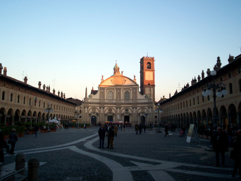 Vigevano - piazza Ducale