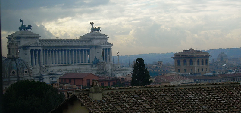 Dalla scala interna delle Scuderie del Quirinale