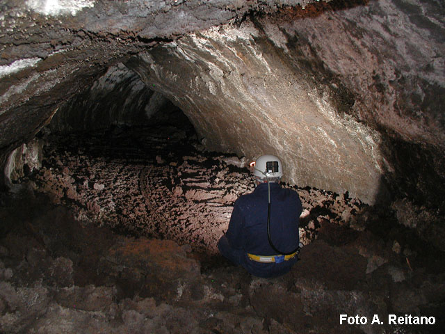 Una grotta vulcanica...inedita!