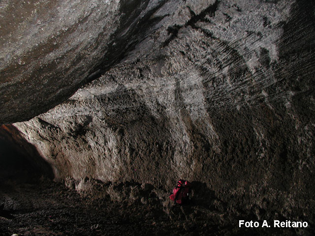 Una grotta vulcanica...inedita!