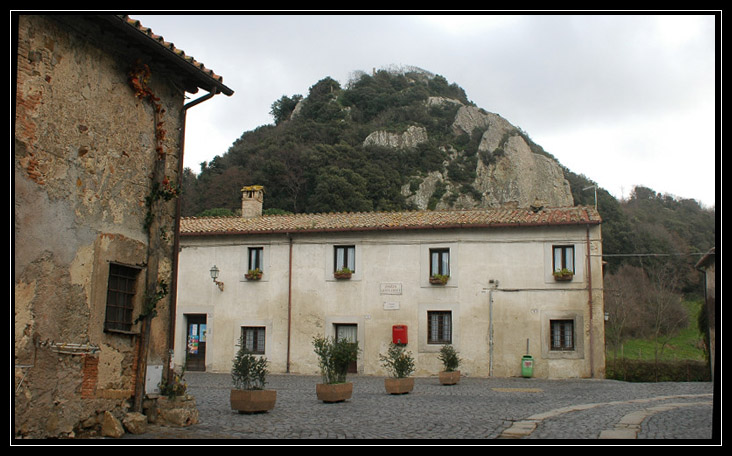 Il borgo di Sasso e dintorni