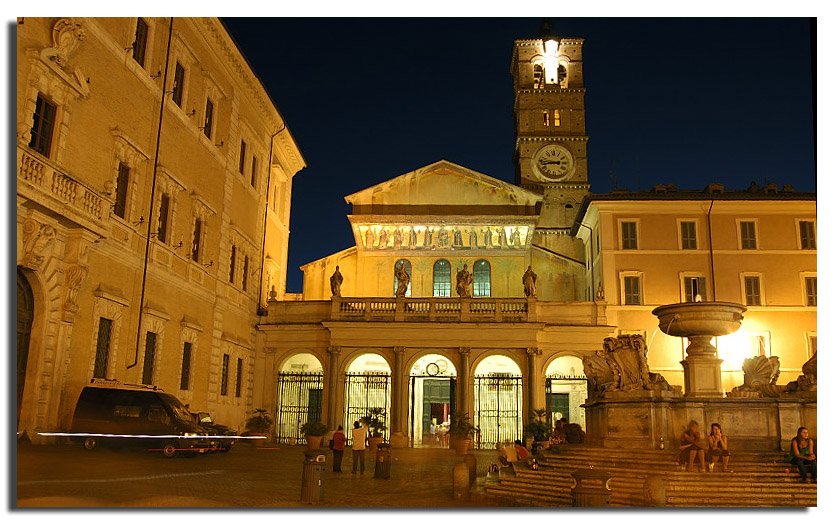 Roma Trastevere by night and black and white