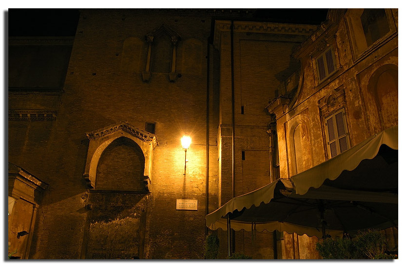 Roma Trastevere by night and black and white