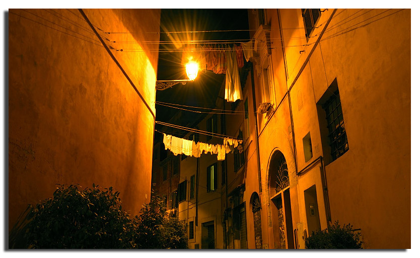 Roma Trastevere by night and black and white